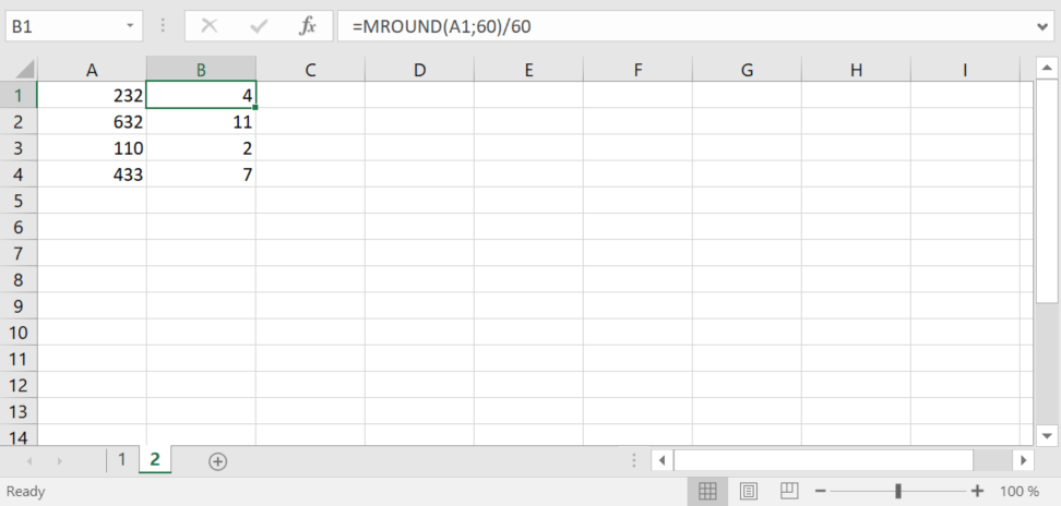 Tabella Excel in cui la funzione ARROTODA.MULTIPLO viene utilizzata per arrotondare al multiplo di un numero
