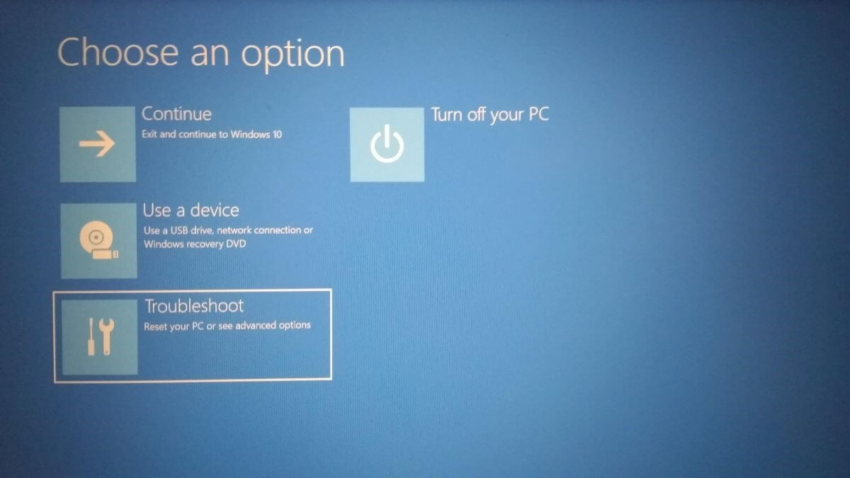 Schermata Windows 10 UEFI – Selezionare l’opzione