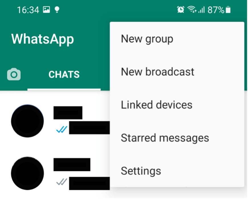 Screenshot di WhatsApp con il menu di navigazione aperto