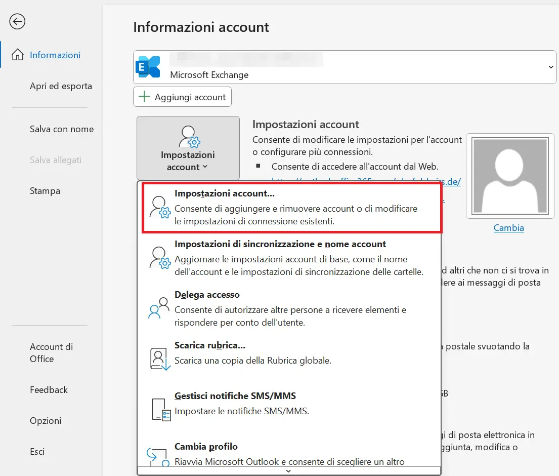 Immagine: Applicazione desktop di Outlook: informazioni account nella scheda “File”